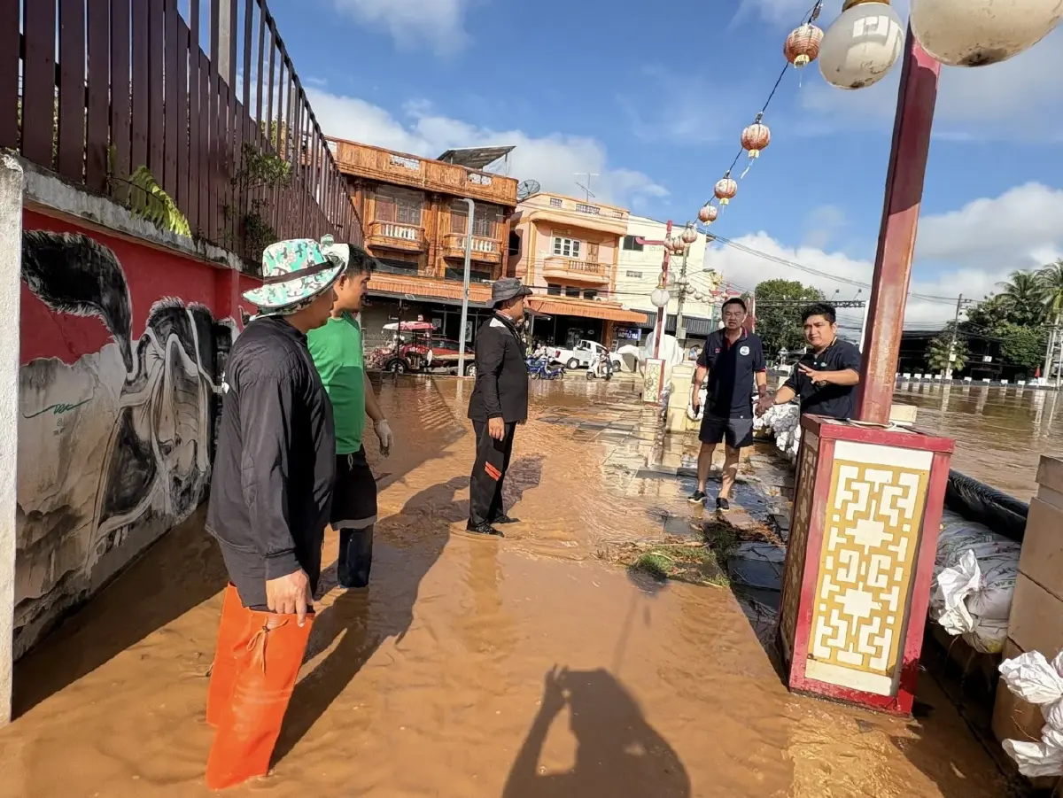 น้ำท่วมหล่มสักวิกฤต แม่น้ำป่าสักล้นตลิ่งแล้ว ยกของหนีน้ำด่วน