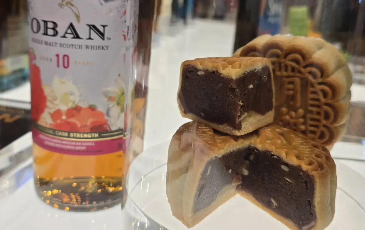 ประชันกล่องขนมไหว้พระจันทร์ และทดลองจับคู่กับวิสกี้