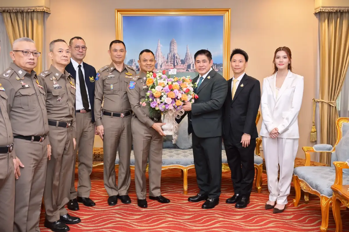 ‘อรรถกร’ ลุยปัดฝุ่นโมเดล ‘คนละครึ่ง-เราเที่ยวด้วยกัน’ กระตุ้นท่องเที่ยว