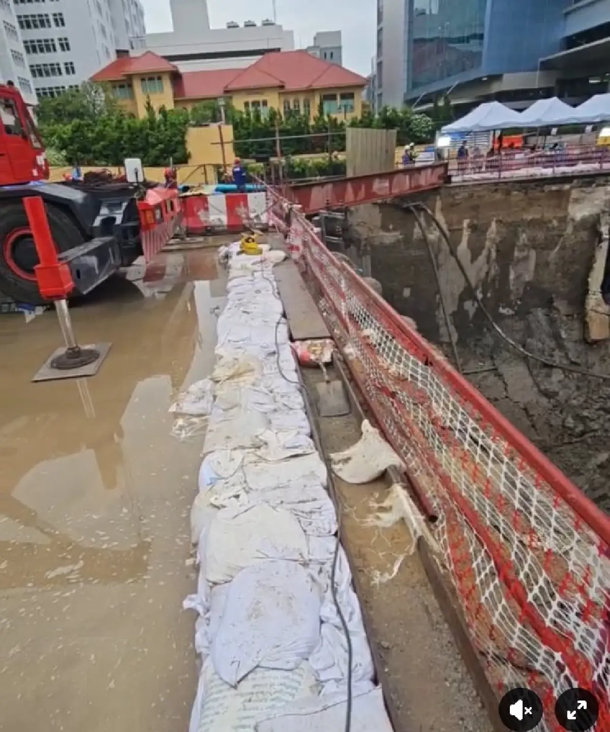 คืบหน้าถนนทรุด รพ.วชิรพยาบาล 'ชัชชาติ' ยันเทคอนกรีต 200 คิวสำเร็จ