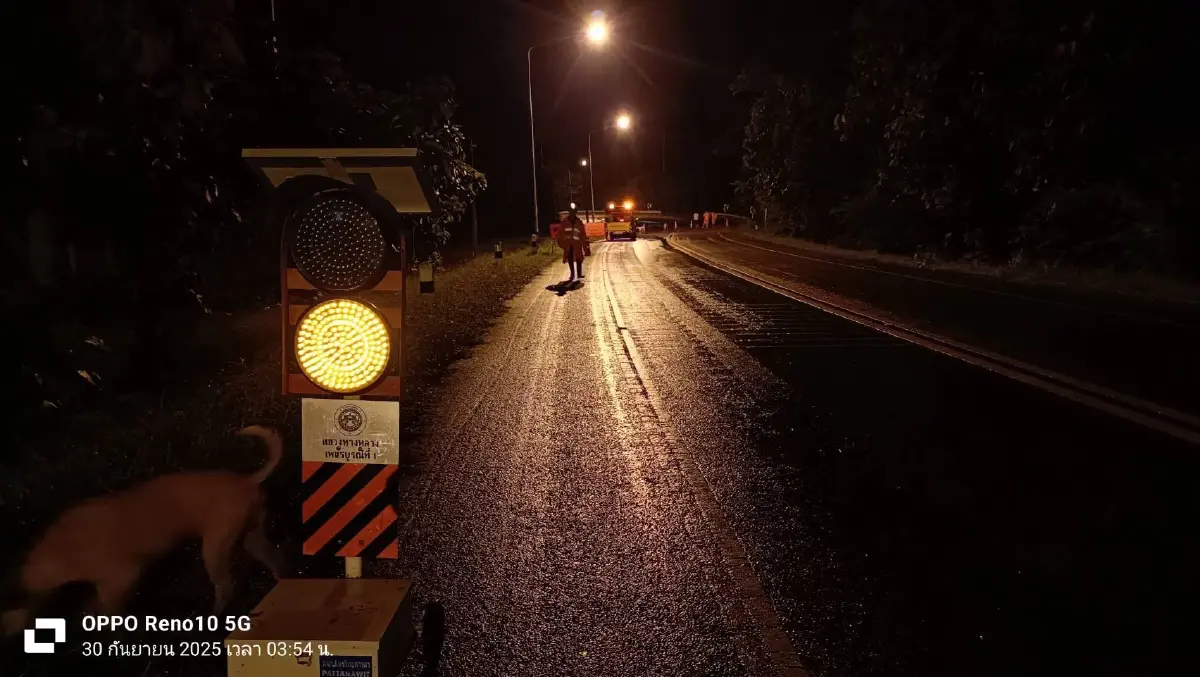 น้ำป่าทะลัก อ.หล่มเก่า น้ำขึ้นสูง สะพานแม่น้ำป่าสัก รถผ่านไม่ได้