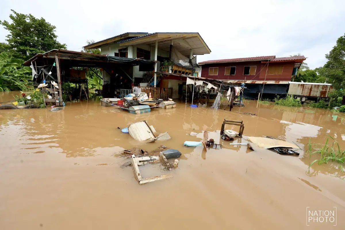 อยุธยาอ่วม น้ำเจ้าพระยาทะลักท่วม 5 อำเภอ เดือดร้อนกว่า 10,000 ครัวเรือน