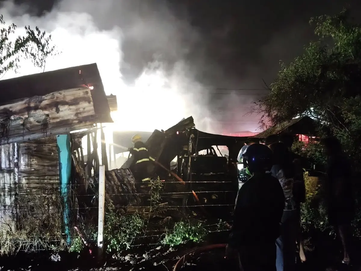 เกิดเหตุไฟไหม้โกดังรีไซเคิล ซอยเอราวัณ 22 ยังไม่ทราบสาเหตุ