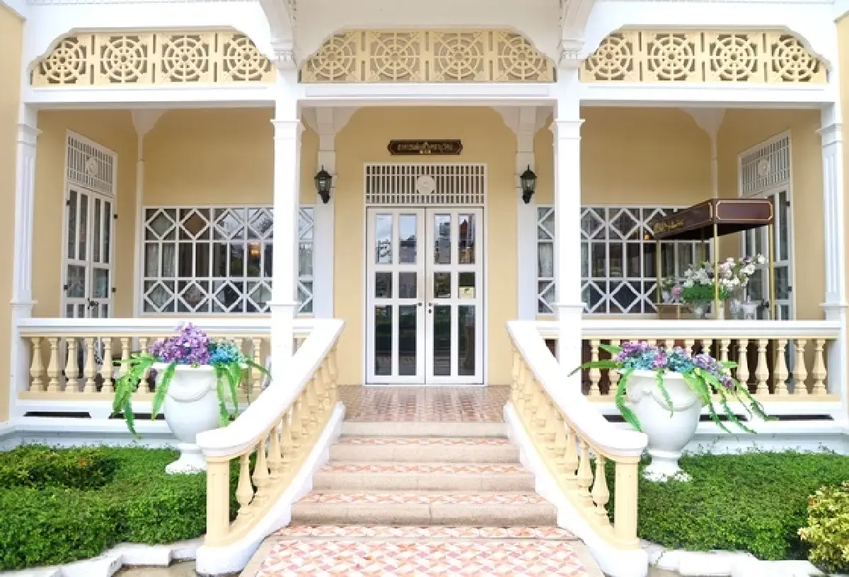 พาเฟ่ (PAFE’) จิบกาแฟ ใน คฤหาสถ์สวย ชิมอาหาร-ขนมจากในวัง แสนสุขใจ