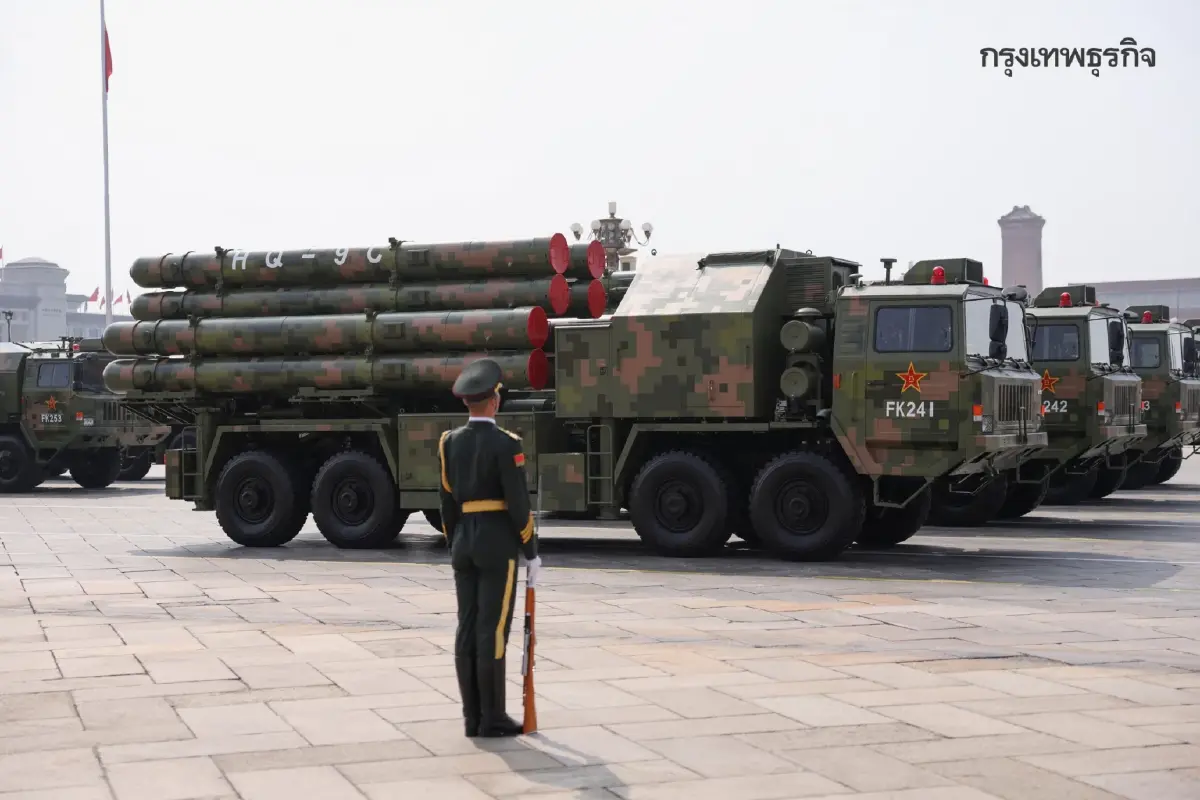 ประมวลภาพ 'พิธีสวนสนามจีน' โชว์แสนยานุภาพครั้งใหญ่สุดในรอบ 10 ปี