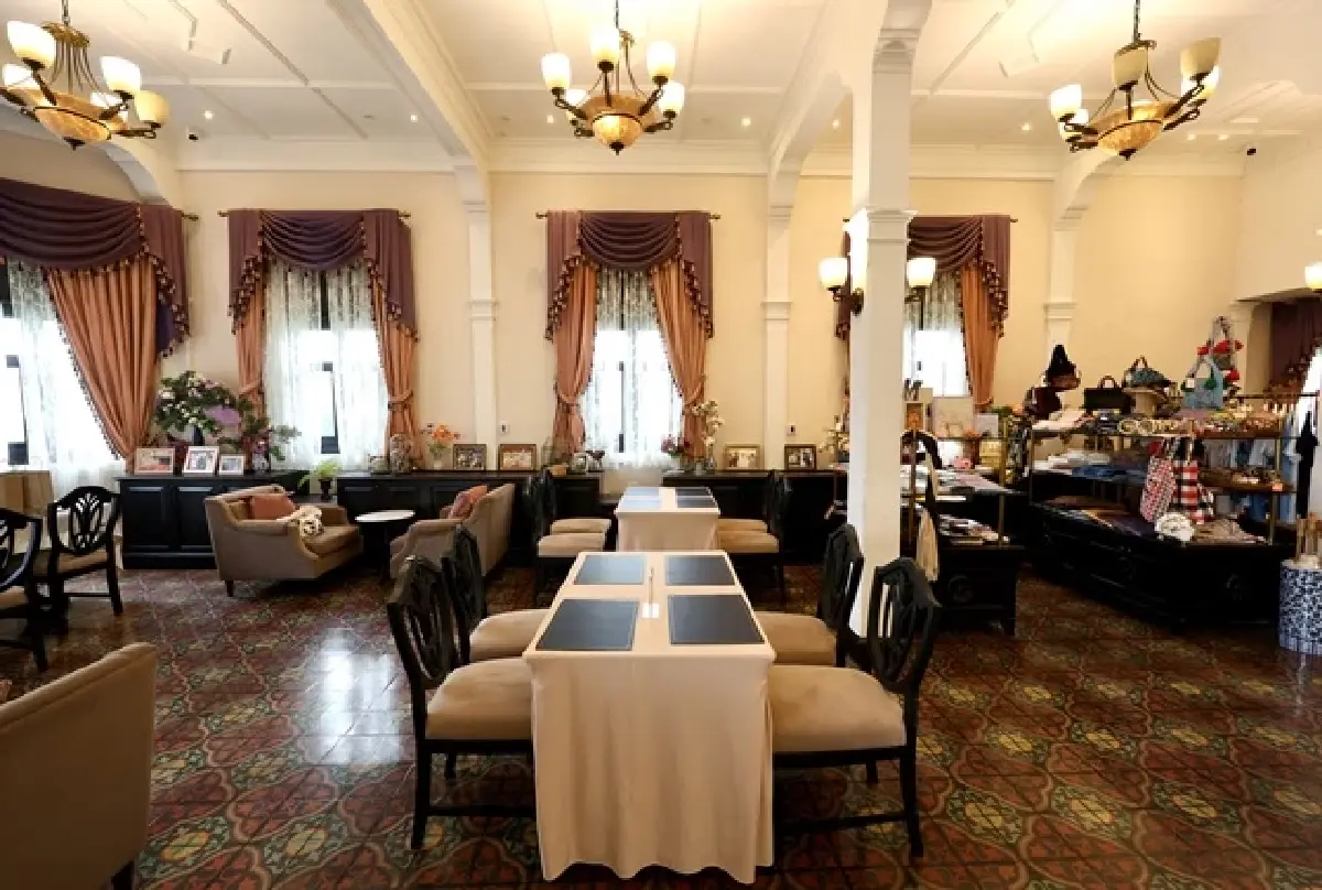 พาเฟ่ (PAFE’) จิบกาแฟ ใน คฤหาสถ์สวย ชิมอาหาร-ขนมจากในวัง แสนสุขใจ