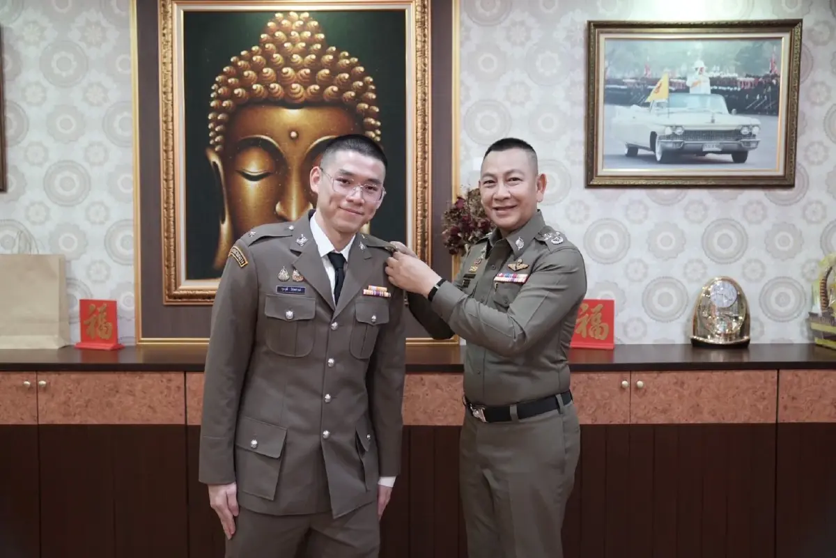 แห่ยินดี "วิว กุลวุฒิ" ประกาศข่าวดี ติดยศ "ร.ต.ต." อย่างเป็นทางการ