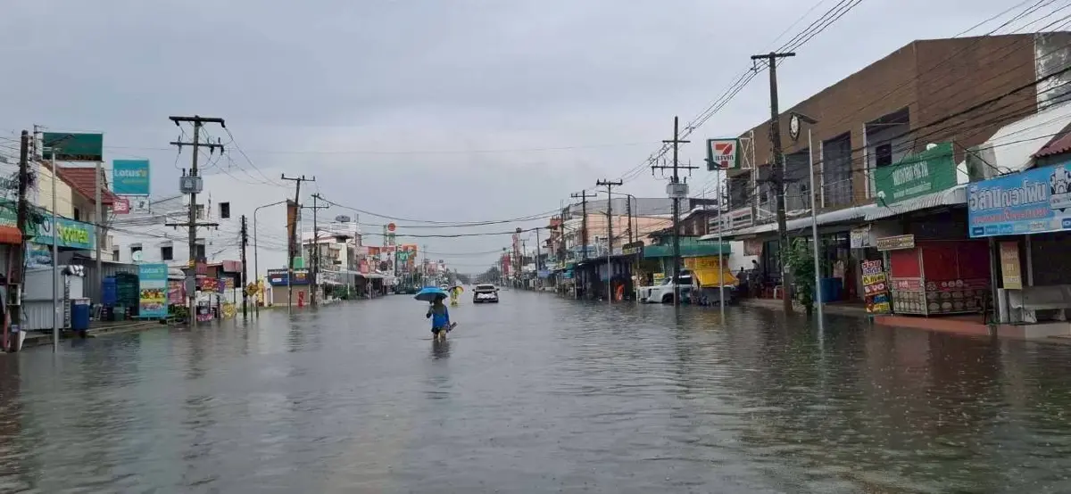 'พายุบัวลอย' ถล่ม ล่าสุด 17 จังหวัดยังจมบาดาล กระทบ 2.6 แสนคน