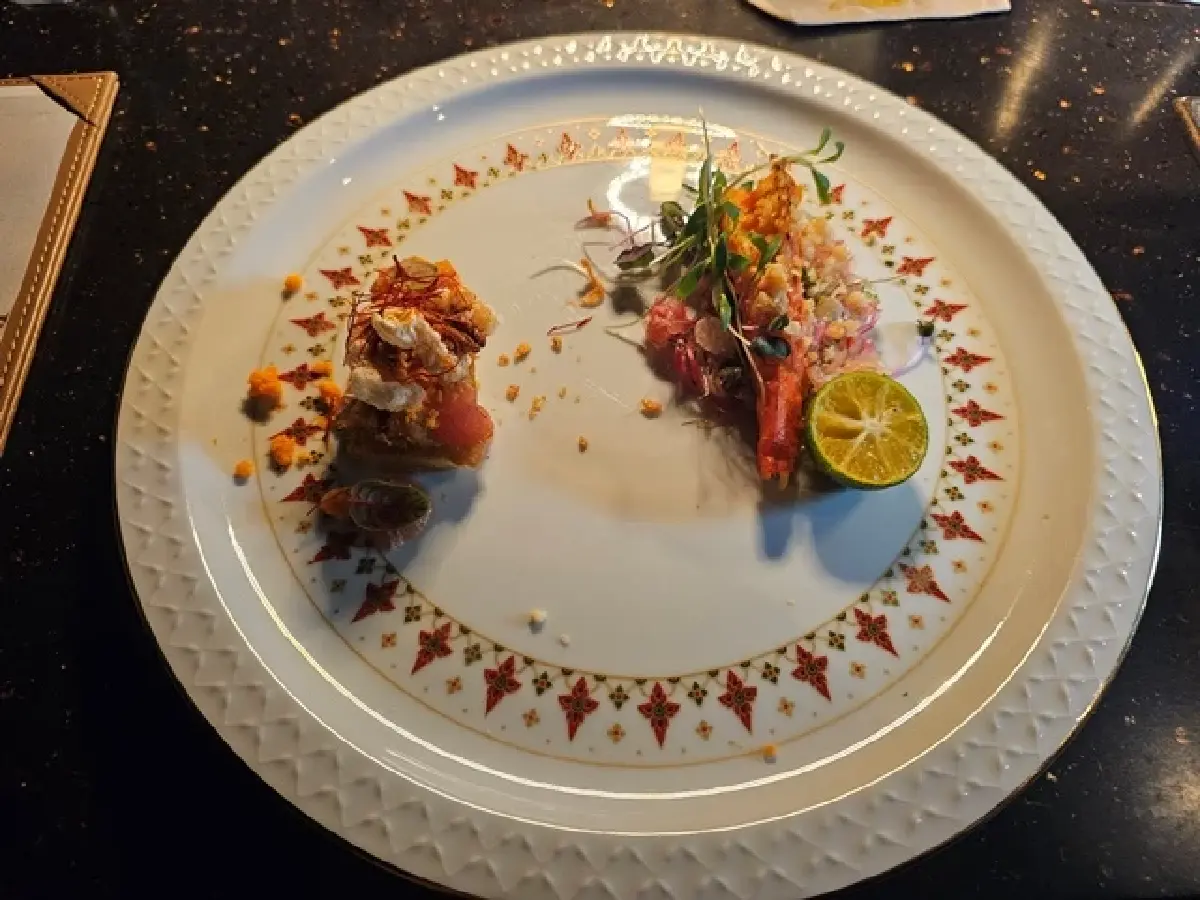 ‘เรืออัปสรา’ ชมสายน้ำเจ้าพระยา ชิม ‘อาหารไทยร่วมสมัย’