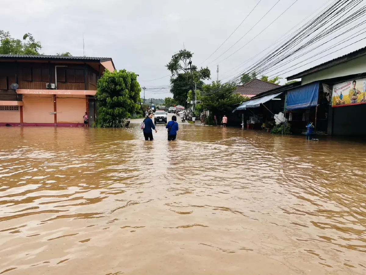 น้ำท่วมเชียงใหม่! น้ำแม่แจ่มทะลักช่างเคิ่ง เร่งขนของขึ้นที่สูง
