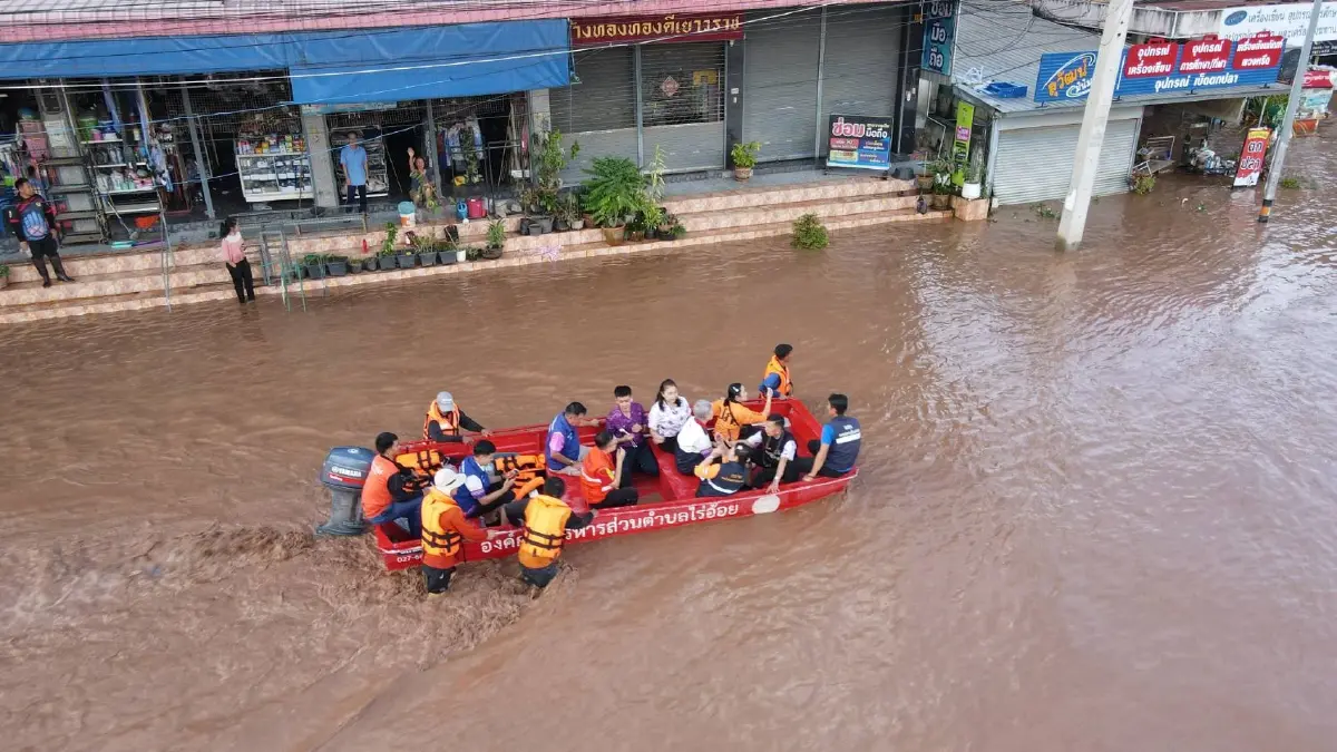 'พายุบัวลอย' ทำ 'อุตรดิตถ์' เสียหายหนัก พื้นที่เกษตรพัง 5,800 ไร่