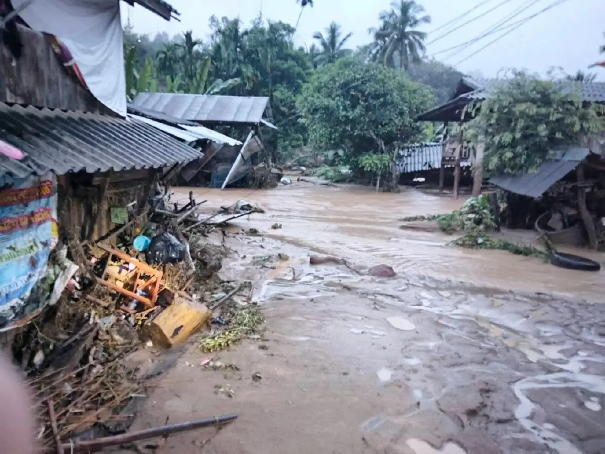 แม่ฮ่องสอนวิกฤต! 'พายุบัวลอย' ถล่ม น้ำป่าหลาก เร่งช่วย 36 หมู่บ้าน