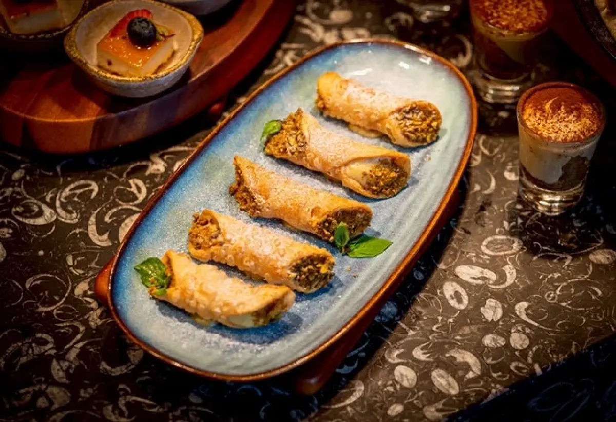 'บุฟเฟ่ต์อาหารอิตาเลียน' ที่ ห้องอาหาร ลา ทาโวลา (La Tavola)