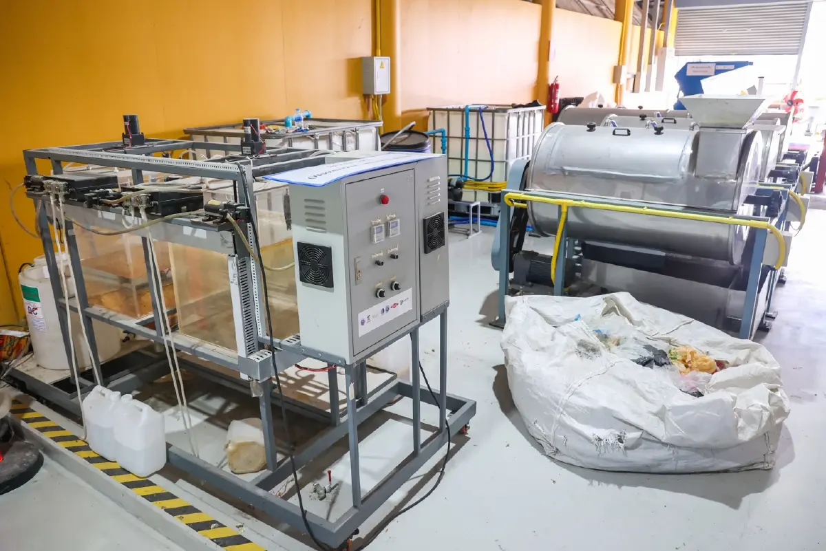 คนตัวเล็กรวมพลังพลิกวิกฤติขยะ สร้าง 'ธุรกิจชุมชน' ศูนย์ MRF บ้านฉาง