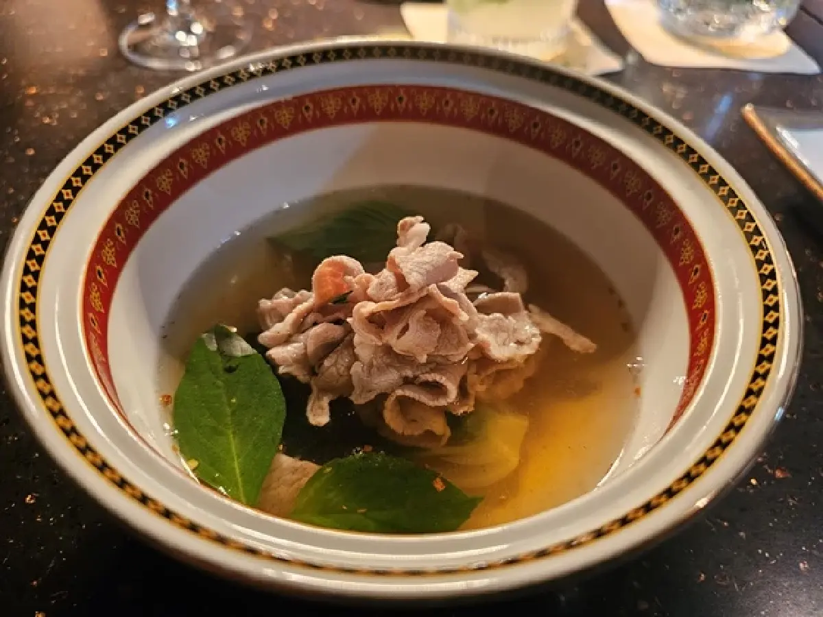 ‘เรืออัปสรา’ ชมสายน้ำเจ้าพระยา ชิม ‘อาหารไทยร่วมสมัย’