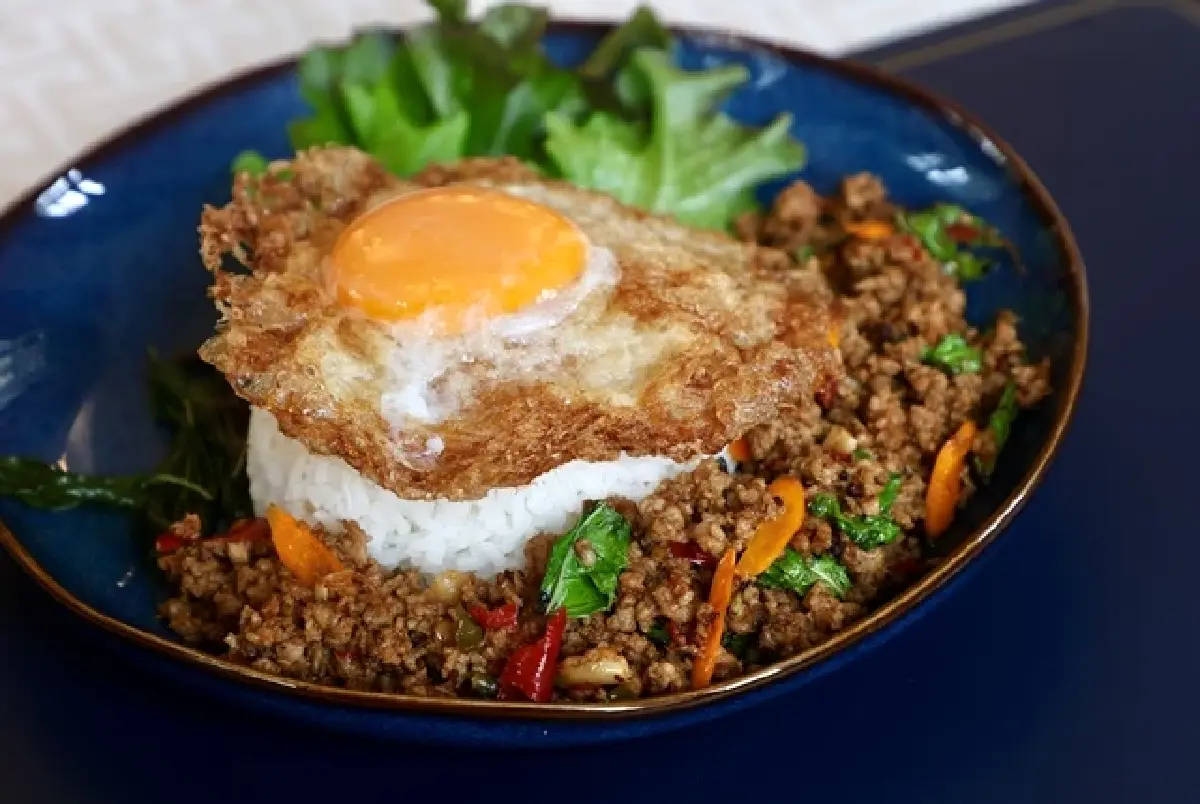 พาเฟ่ (PAFE’) จิบกาแฟ ใน คฤหาสถ์สวย ชิมอาหาร-ขนมจากในวัง แสนสุขใจ