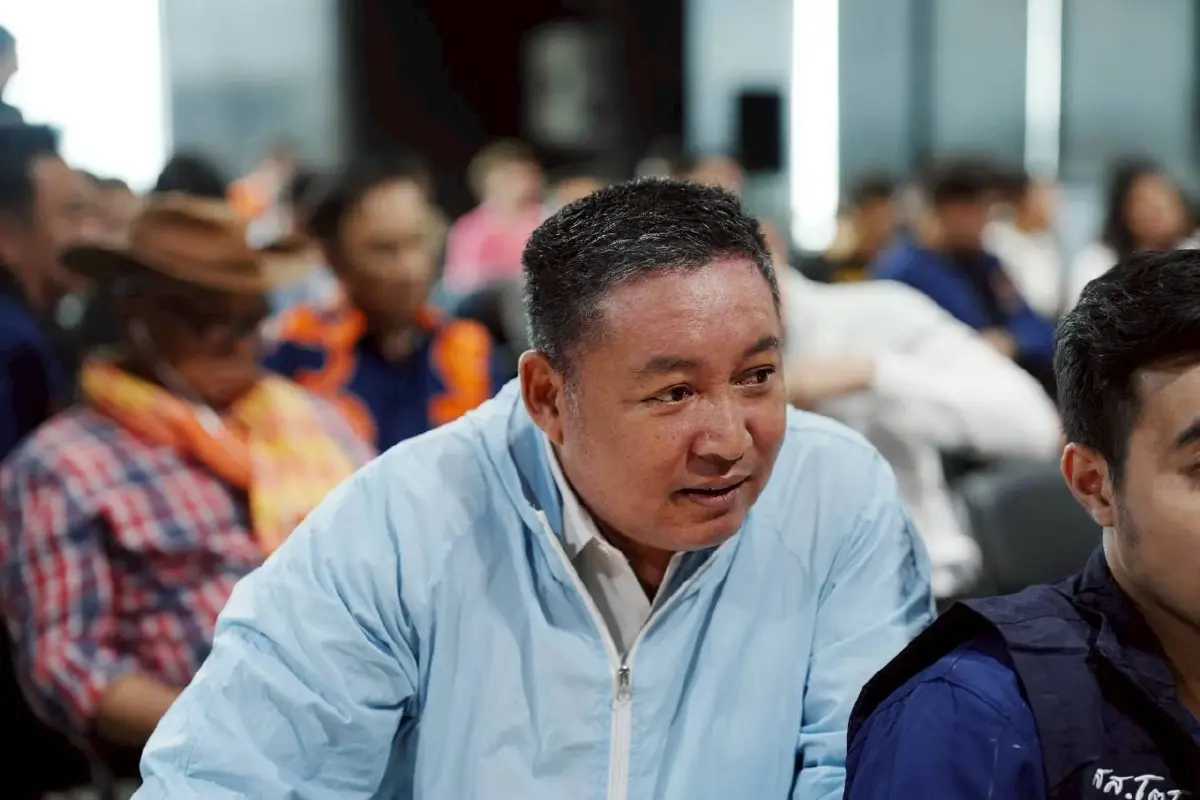 ส่องบรรยากาศถกเครียด สส.ปชน.ผ่าทางตัน โหวตนายกฯ คนใหม่