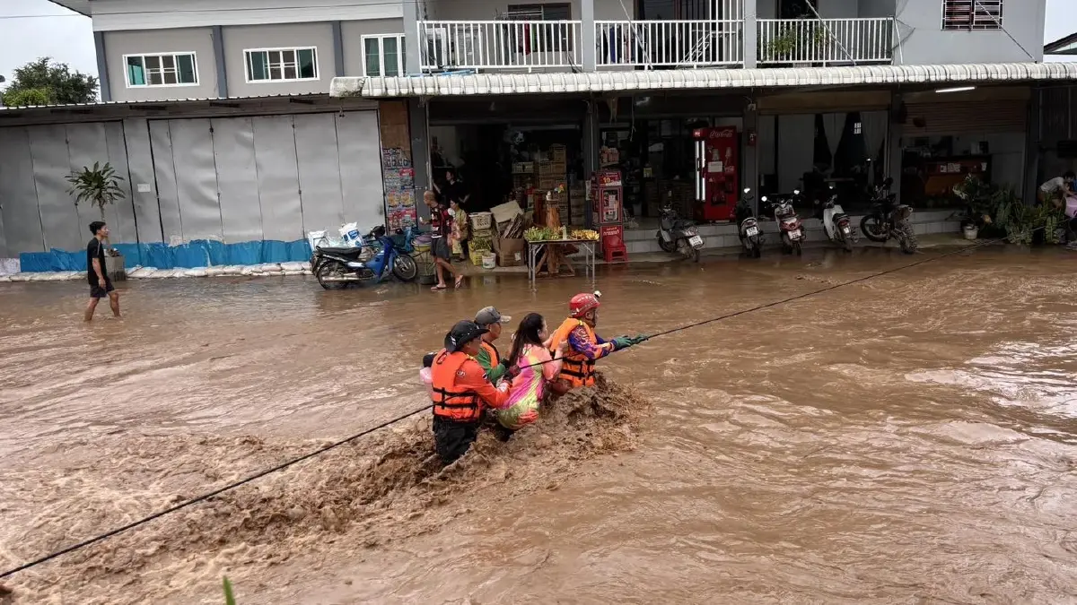 น้ำท่วมเชียงใหม่! น้ำแม่แจ่มทะลักช่างเคิ่ง เร่งขนของขึ้นที่สูง