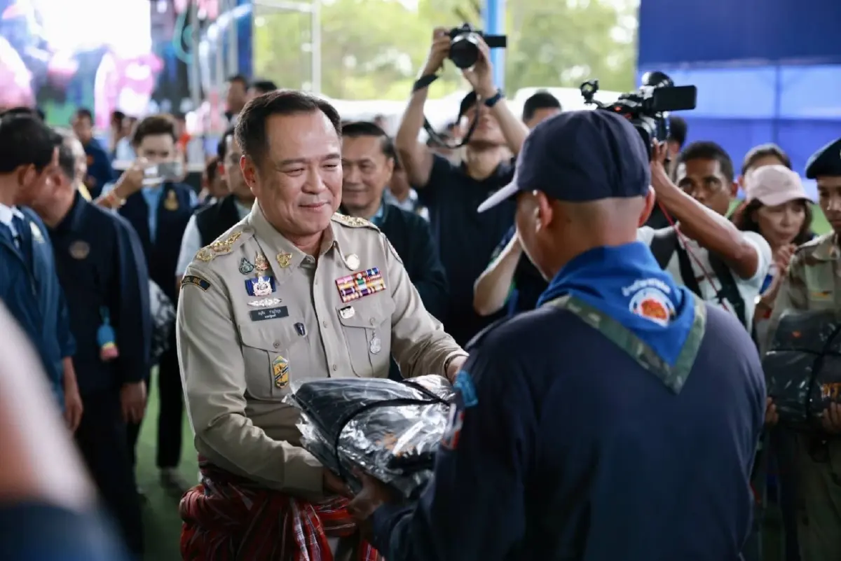 ‘อนุทิน’ สั่งทุกหน่วยงานแก้ปัญหาอุทกภัย-ชายแดน-ลดค่าครองชีพ