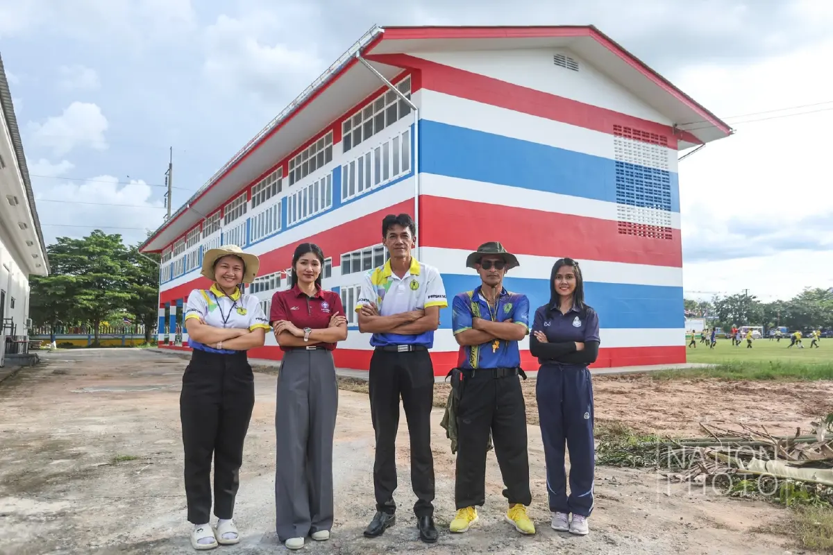 ทาสีด้วยหัวใจรักชาติ! ยลโฉมอาคารเรียนใหม่ โรงเรียนปราสาท จ.สุรินทร์