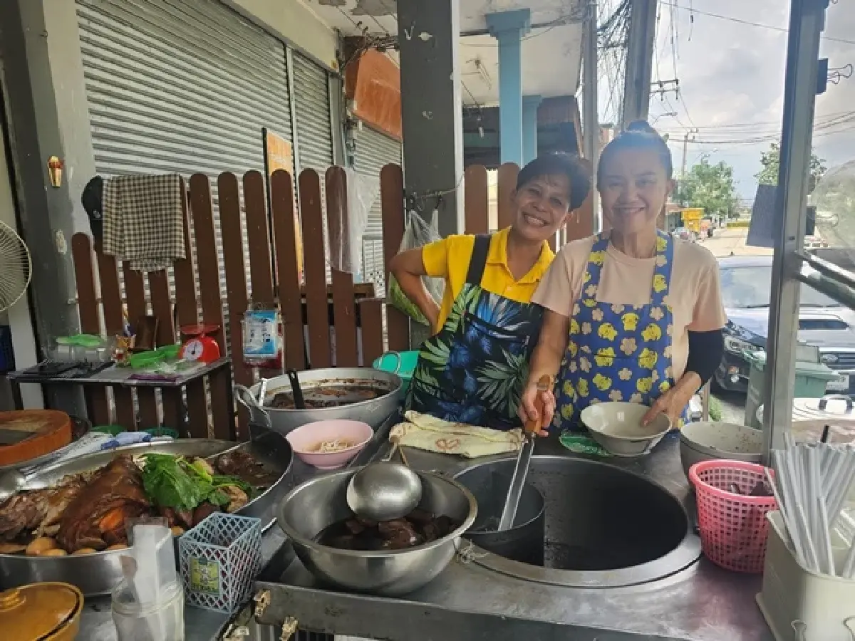 ‘10 ร้านก๋วยเตี๋ยว’ แสนอร่อย สุดประทับใจ ‘หมูหวานชวนชิม’