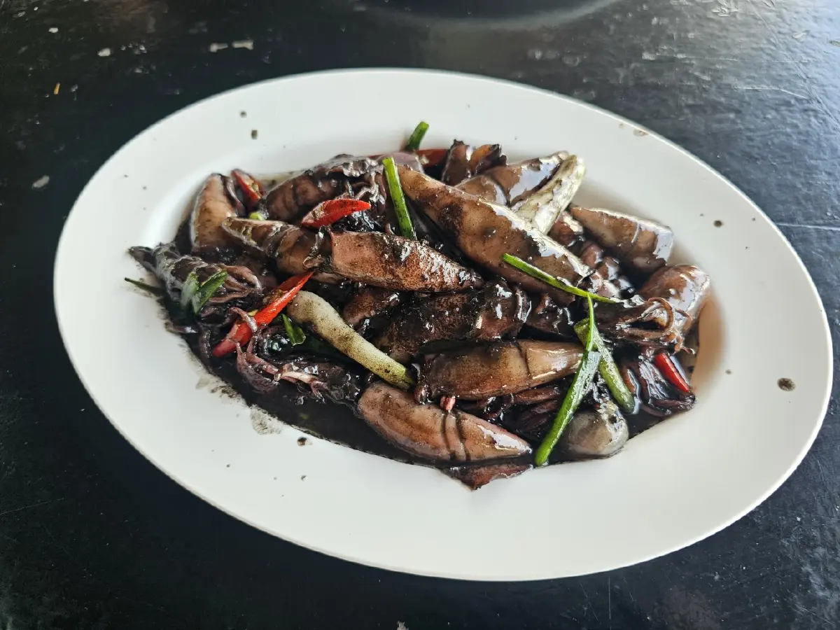 ‘ร้านเจ๊ปู แสมสาร’ อาหารทะเลสดและแซ่บ อร่อย ไม่ผิดหวัง