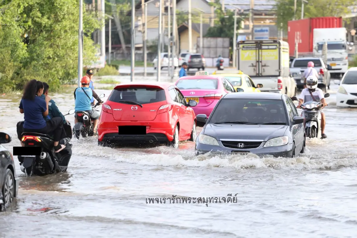 เฝ้าระวัง 'น้ำทะเลหนุนสูง' แม่น้ำเจ้าพระยาสูงมาก ล้นทางเดินแล้ว