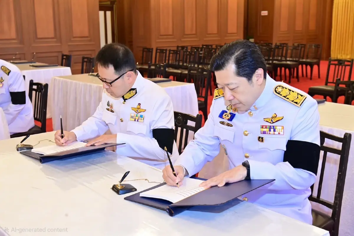 ธนินท์ นำคณะผู้นำเครือซีพี เข้าถวายน้ำสรงพระบรมศพ พระบรมราชชนนีพันปีหลวง