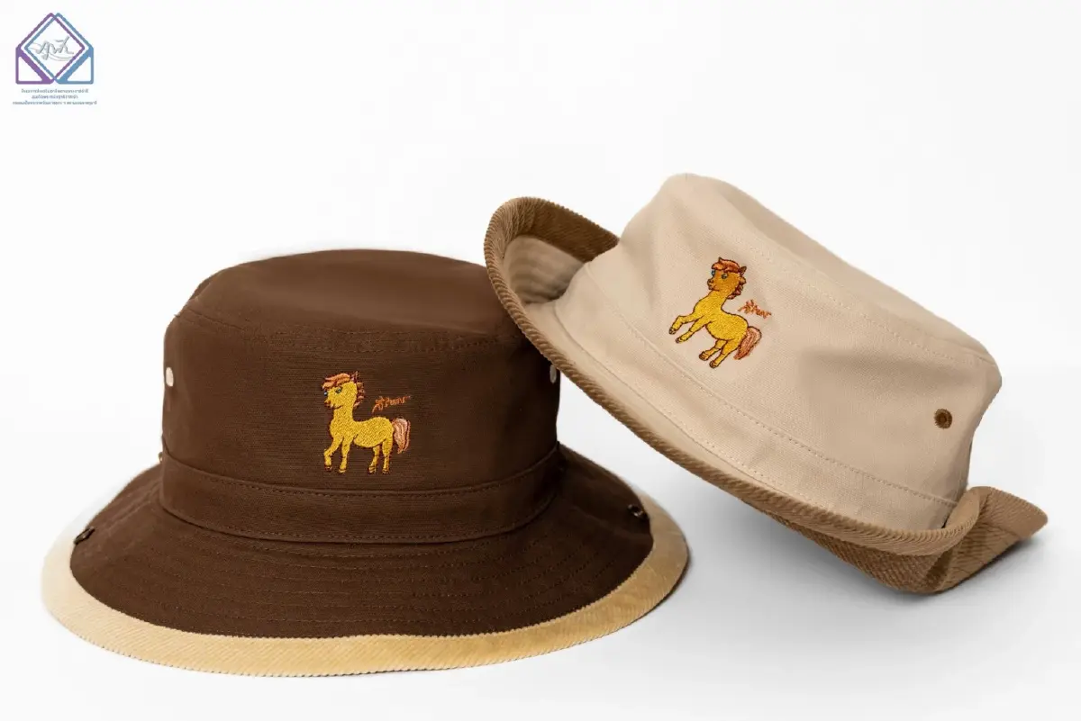 ร้านภูฟ้า เปิดตัวคอลเลคชั่นสินค้าที่ระลึกภาพวาดฝีพระหัตถ์ รับปีใหม่ ๒๕๖๙