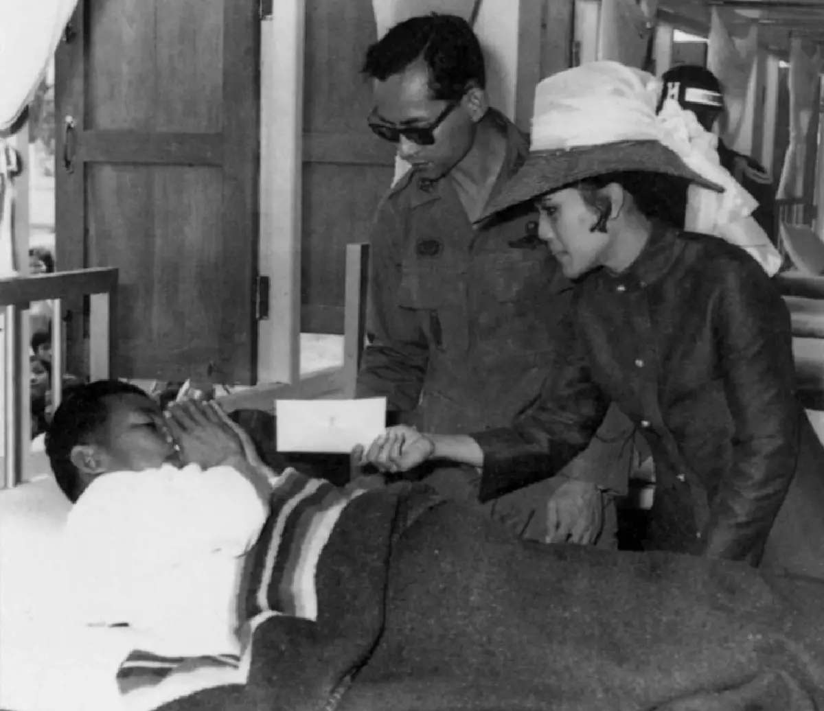 ‘ศิลปาชีพ’ พระพันปีหลวง อนุรักษ์ผ้าไทย หัตถกรรมพื้นบ้าน พลิกชีวิตคนไทย