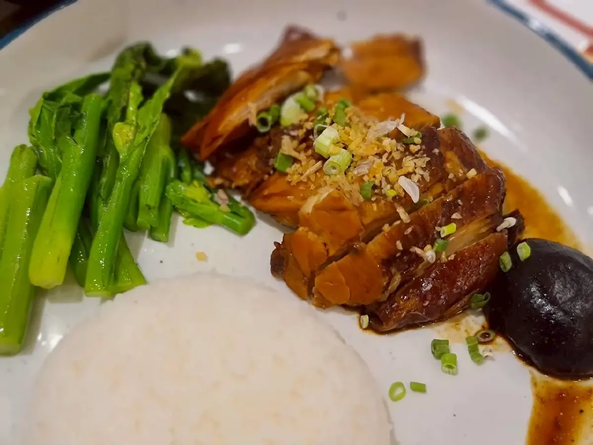 คุยกับเชฟอิน็อค ข้าวมันไก่สิงคโปร์, ฮ่องกง, ข้าวมันไก่ไทย ต่างกันอย่างไร