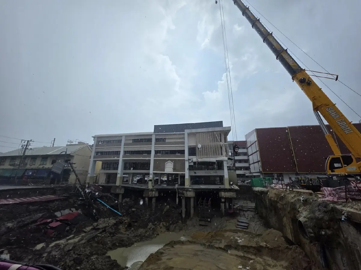 เตรียมรื้ออาคาร สน.สามเสน เหตุไม่ปลอดภัย เลื่อนเปิดจราจรไม่มีกำหนด