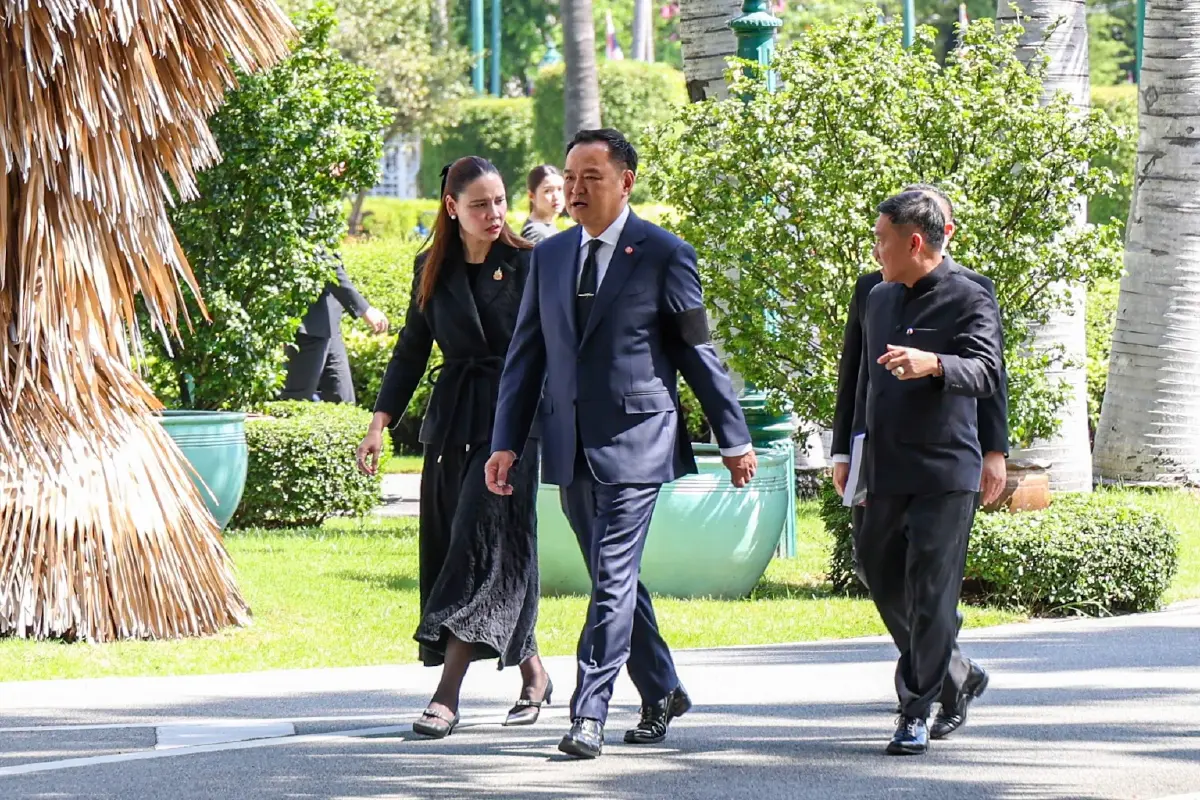 ภาพชุด บรรยากาศ ประชุม ครม. นัดพิเศษ วางกรอบจัดงานพระบรมศพ พระพันปีหลวง