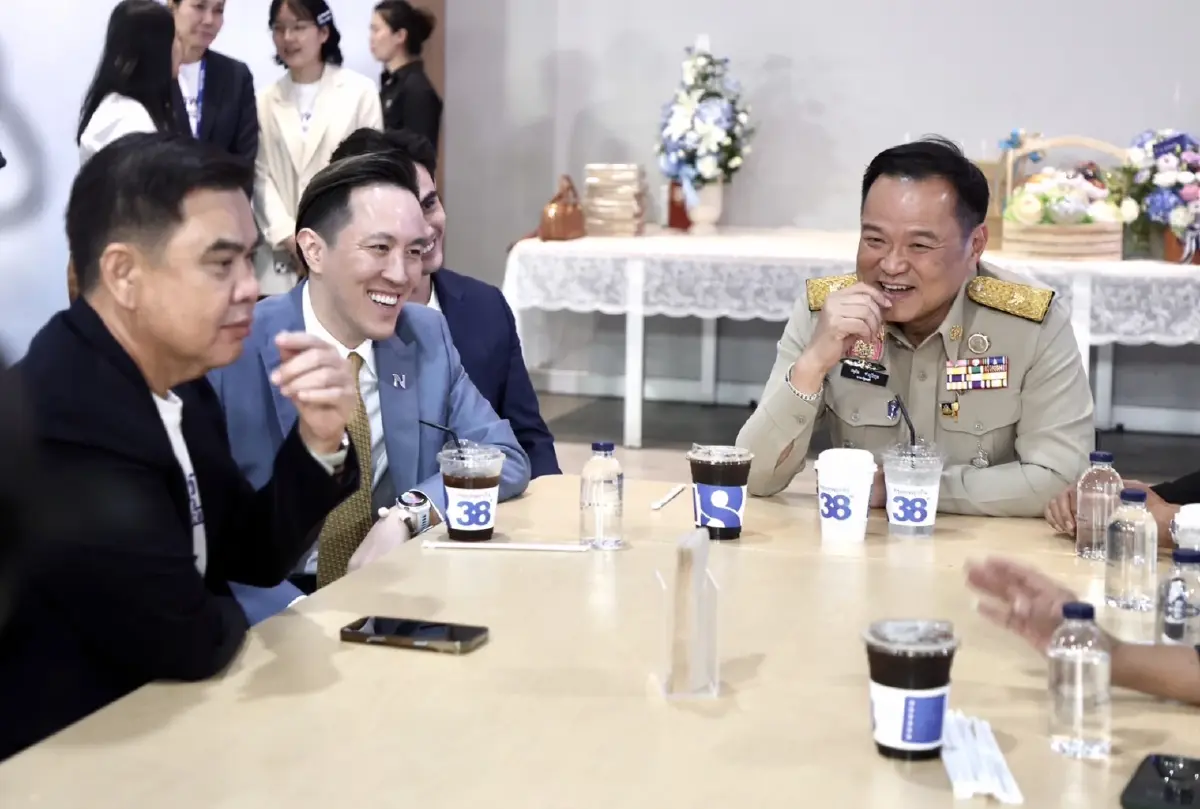 ‘อนุทิน’ ร่วมยินดี 38 ปี ‘กรุงเทพธุรกิจ’ ถก ผู้บริหารเนชั่น ชื่นมื่น