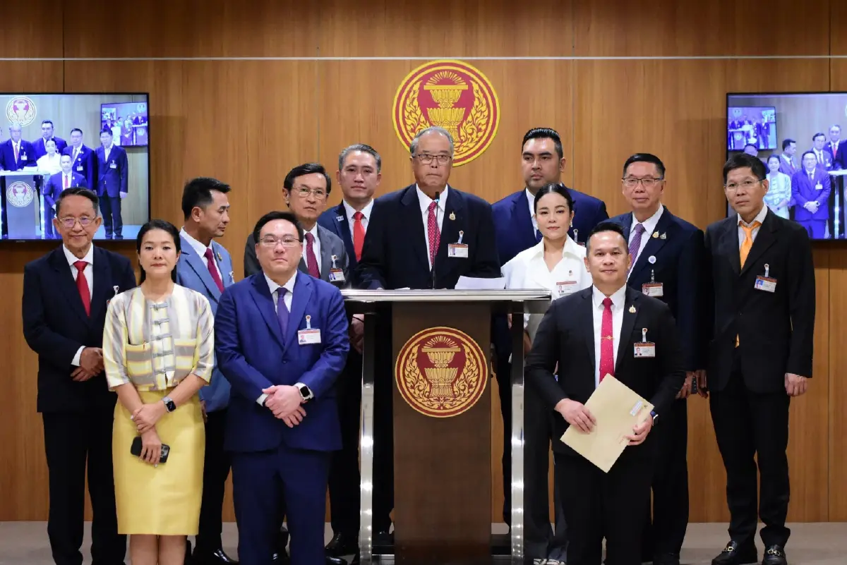 3ร่างรธน. - 3พรรค 'ฮุบ-ฮั้ว' อำนาจ 'สสร.'  แบ่งเค้ก 'ฝ่ายการเมือง'