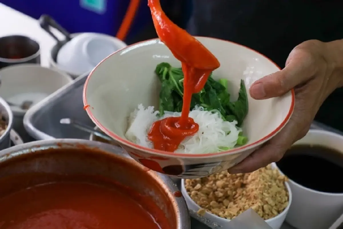 ‘10 ร้านก๋วยเตี๋ยว’ แสนอร่อย สุดประทับใจ ‘หมูหวานชวนชิม’