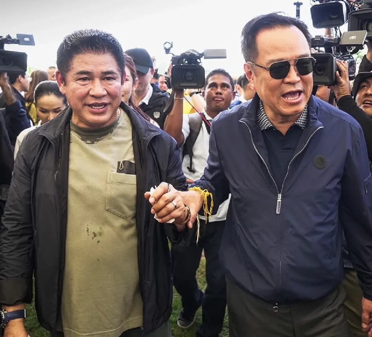 'น้ำเงิน' สยบ 'แดง' เบื้องลึก! รวมพล 'บ้านใหญ่' ยึดตะวันตก