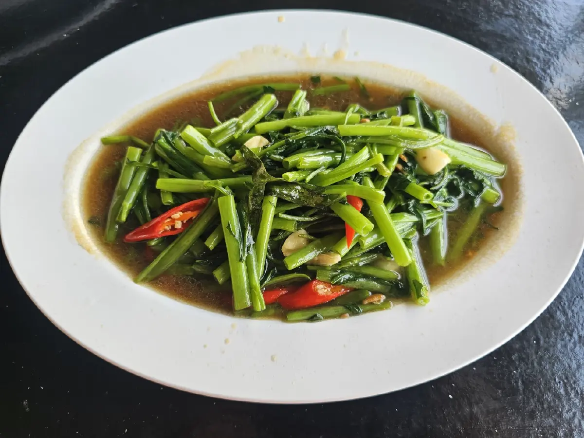 ‘ร้านเจ๊ปู แสมสาร’ อาหารทะเลสดและแซ่บ อร่อย ไม่ผิดหวัง