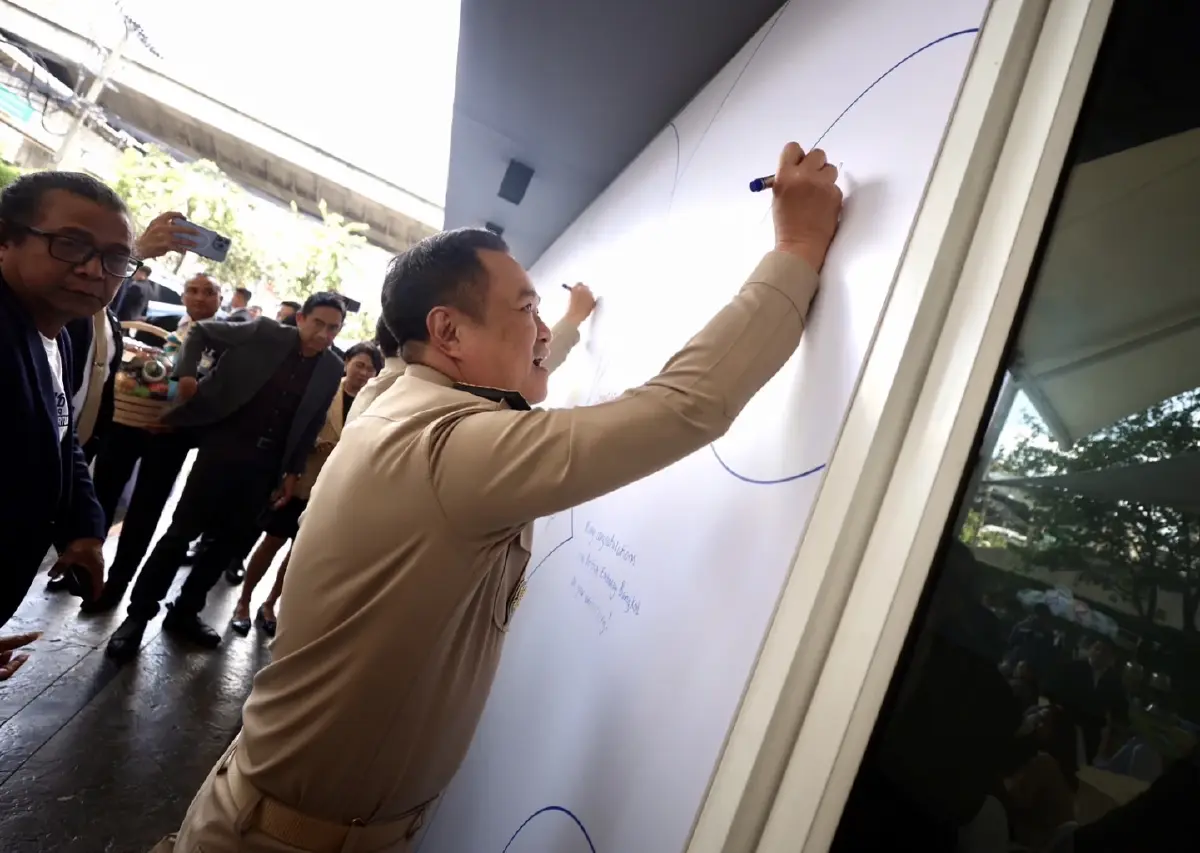 ‘อนุทิน’ ร่วมยินดี 38 ปี ‘กรุงเทพธุรกิจ’ ถก ผู้บริหารเนชั่น ชื่นมื่น