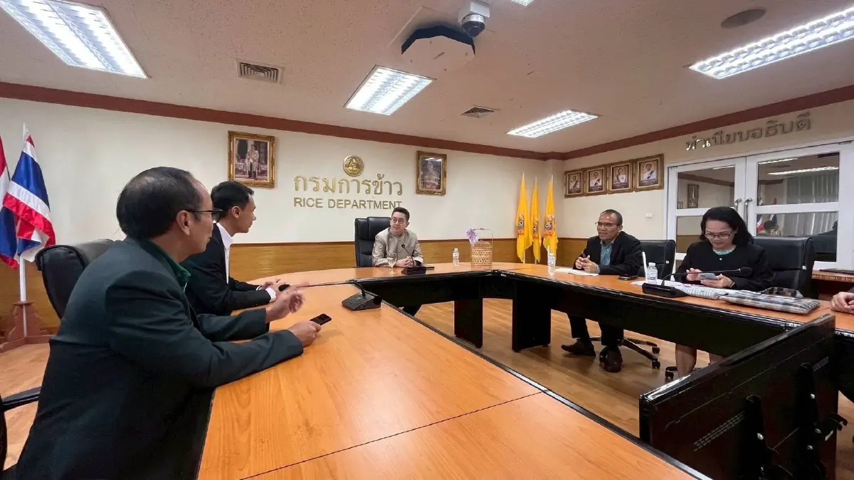 กรมการข้าวถก ธ.ก.ส. ระบายข้าวเปลือก เล็งเสิร์ฟข้าวบนเครื่องบิน