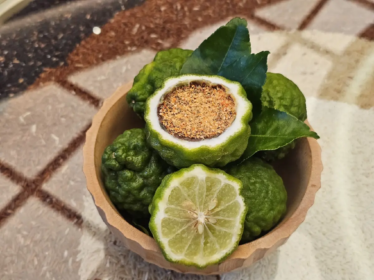 ‘ขนมไทยร่วมสมัย’ ที่ ร้านข้าวนม (KAO NOM) โดย เชฟเดช คิ้วคชา