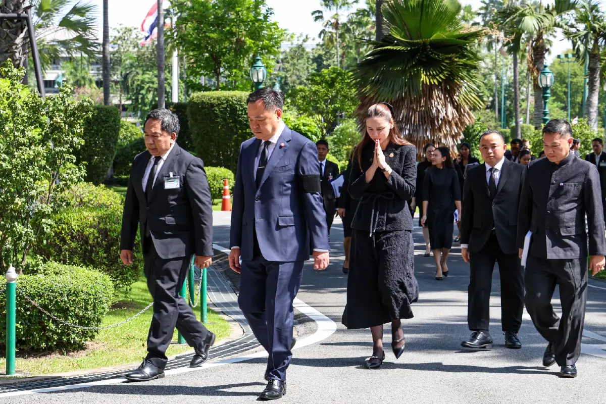 ภาพชุด บรรยากาศ ประชุม ครม. นัดพิเศษ วางกรอบจัดงานพระบรมศพ พระพันปีหลวง
