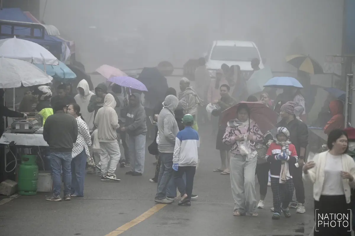 ดอยอินทนนท์ คึกคัก นักท่องเที่ยวแห่รับลมหนาวแรก อุณหภูมิดิ่ง 11 องศาฯ