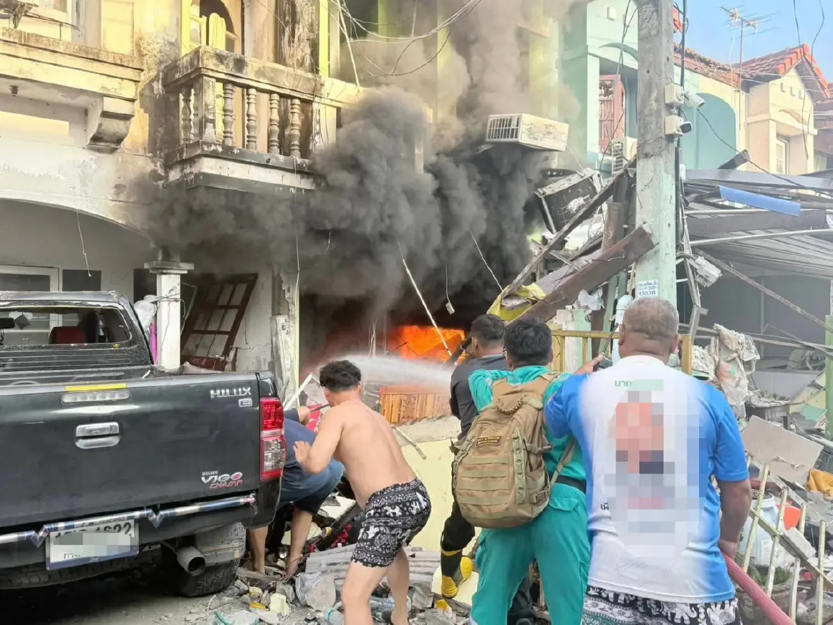 แก๊สระเบิดปทุมธานี บึ้มสนั่นหมู่บ้าน มีผู้เสียชีวิต บาดเจ็บอื้อ