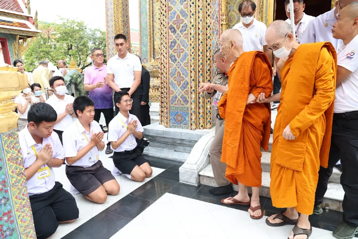 สมเด็จพระสังฆราช บำเพ็ญพระกุศลทรงสังฆทานอุทิศถวาย พระพันปีหลวง