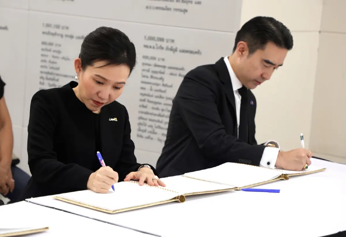 พสกนิกรทั่วสารทิศร่วมแสดงความอาลัย 'สมเด็จพระพันปีหลวง' ที่ รพ.จุฬาลงกรณ์