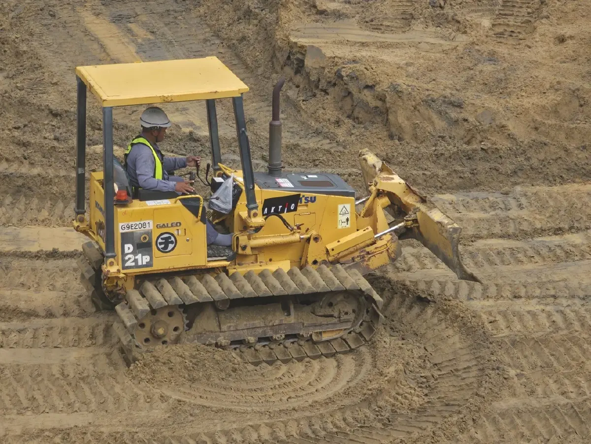 เร่งรื้อ สน.สามเสน ทั้งหมด ฉีด Grout เสริมดิน แก้ปัญหาถนนยุบ