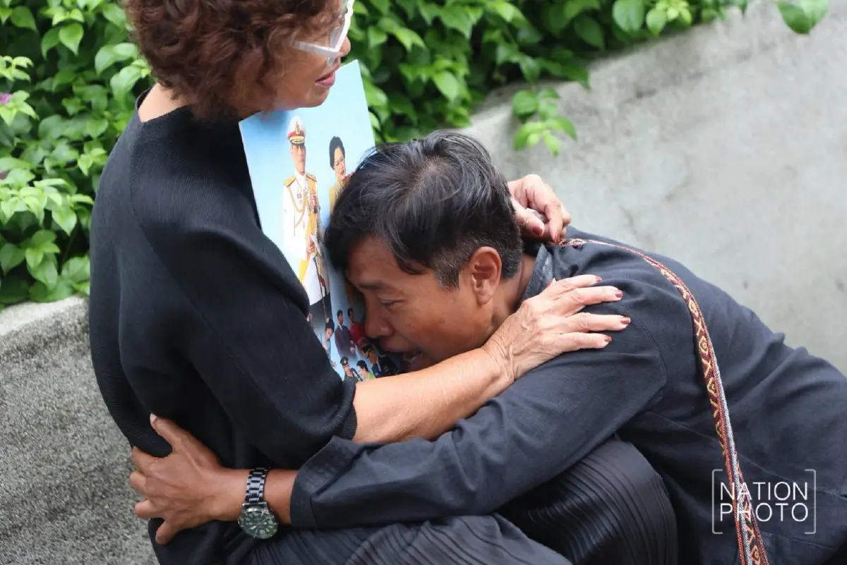 ปวงชนชาวไทย ถวายความอาลัย พระพันปีหลวง สวรรคต กำหนดไว้ทุกข์ 1 ปี