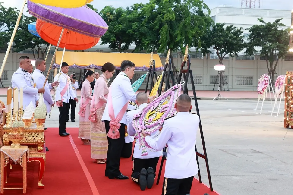 ในหลวง-พระราชินี เสด็จฯ ทรงบำเพ็ญพระราชกุศล วันปิยมหาราช พุทธศักราช 2568