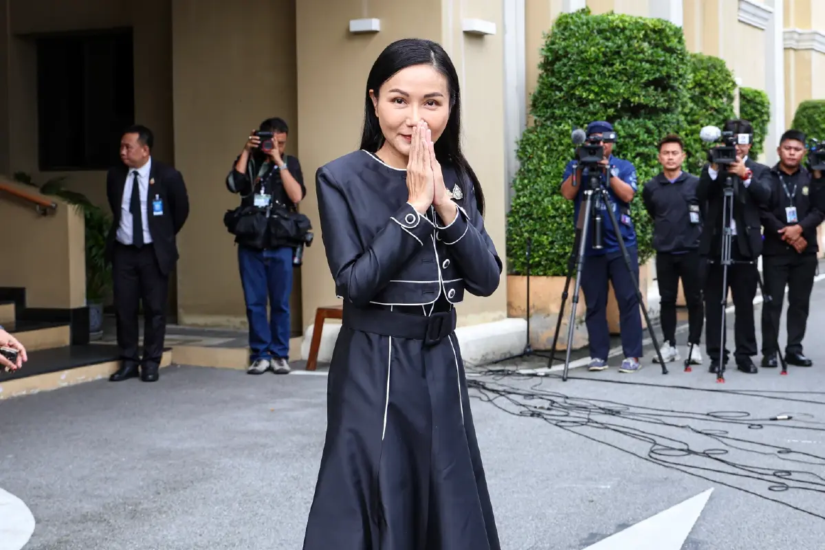 ภาพชุด บรรยากาศ ประชุม ครม. นัดพิเศษ วางกรอบจัดงานพระบรมศพ พระพันปีหลวง